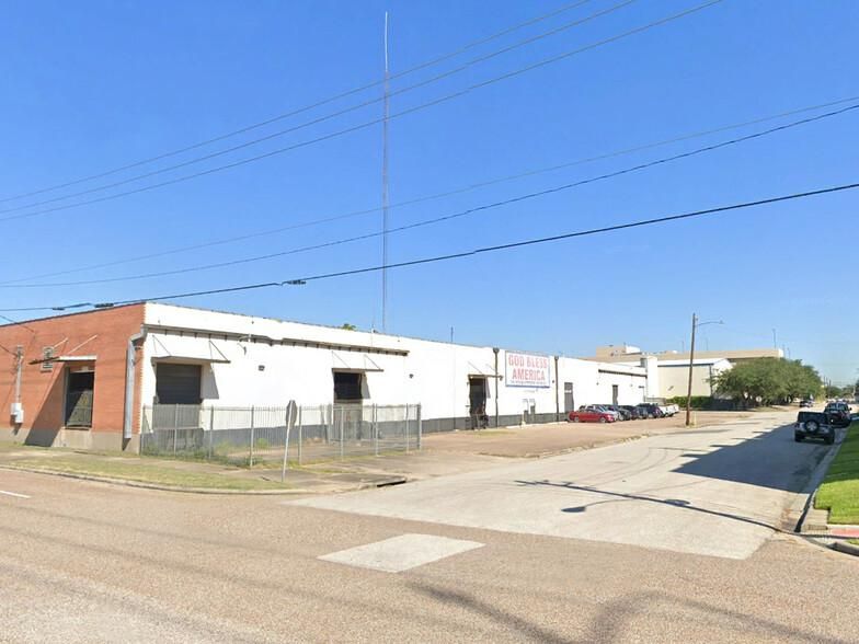 1110 Paige St photo 2