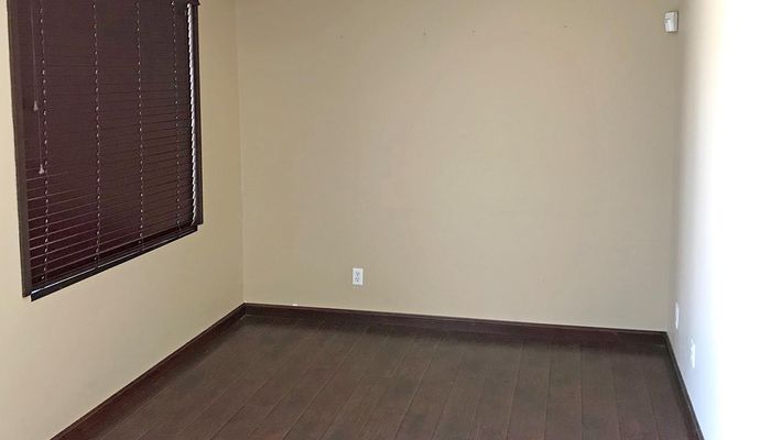 Warehouse Space for Rent at 20600-20620 Lassen St Chatsworth, CA 91311 - #5