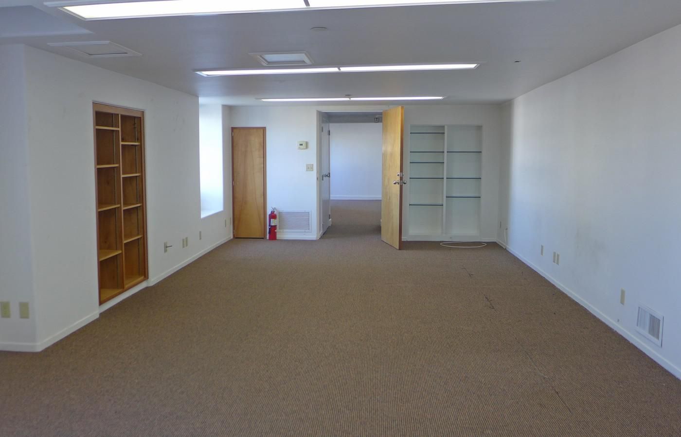 Office Property For Lease photo 4