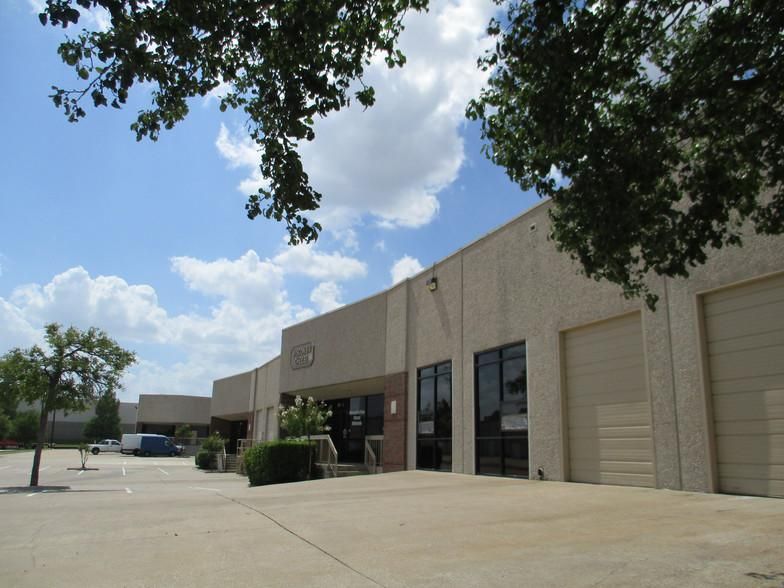 Building C 1111 Jupiter Rd photo 2
