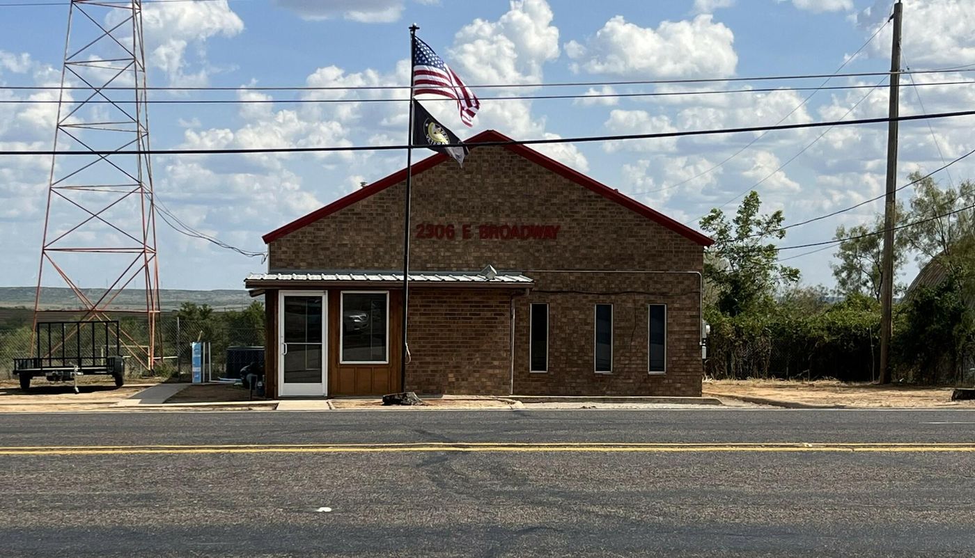 2306 E Broadway photo 1