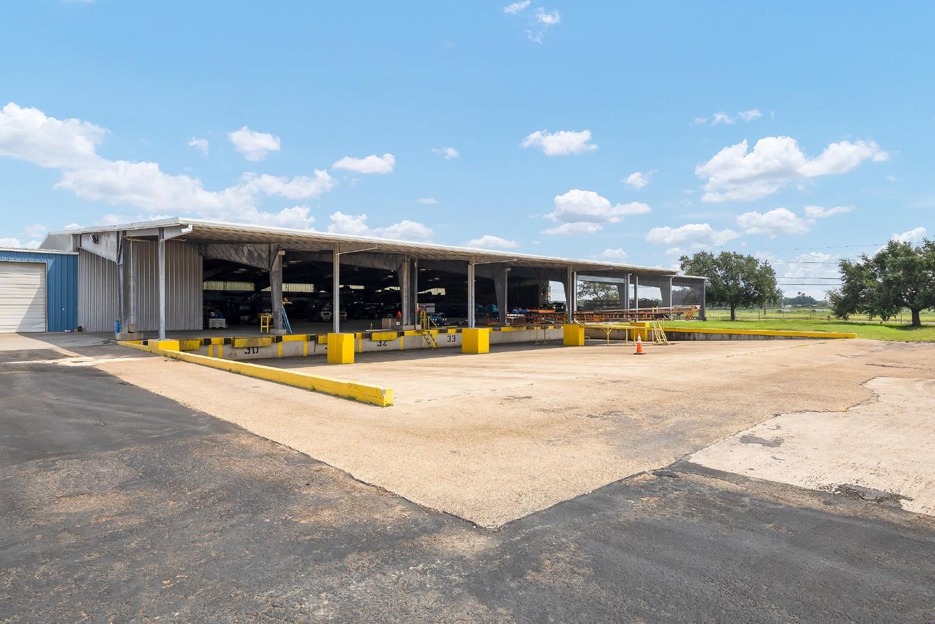 135,885 ±SF Cold & Dry Storage +2,549 office SF |  Available For Lease - All or Part photo 3