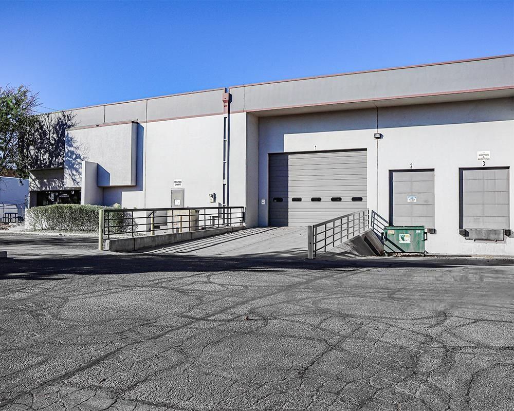 Montbello Industrial Park - Bldg. 11 photo 3