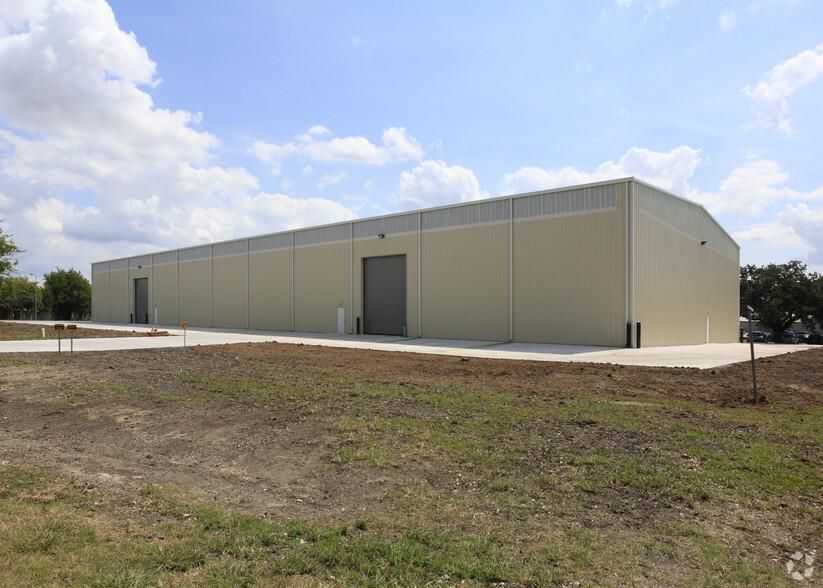 Building I 7600 S Santa Fe Dr photo 3
