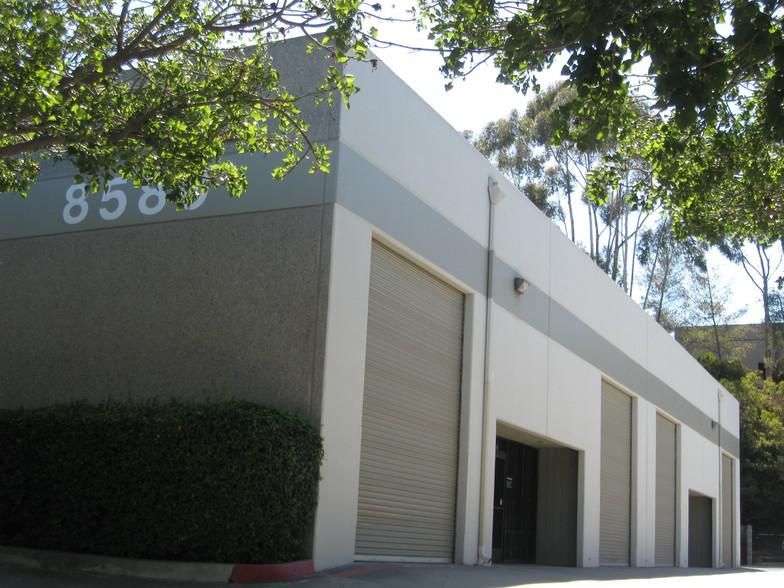 8580 Spectrum Ln photo 3