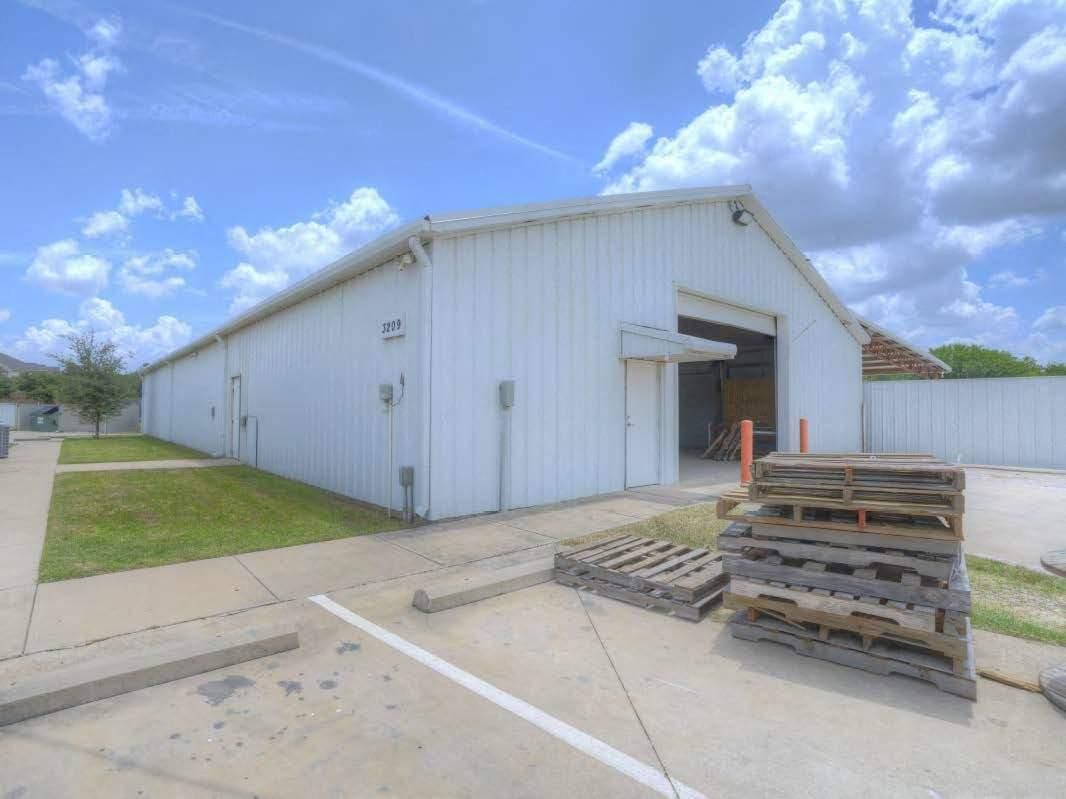 3209 Fort Worth Dr photo 4