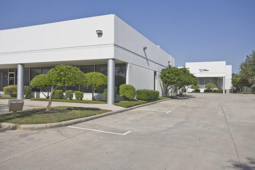Century Business Plaza 283 Lockhaven Dr photo 3