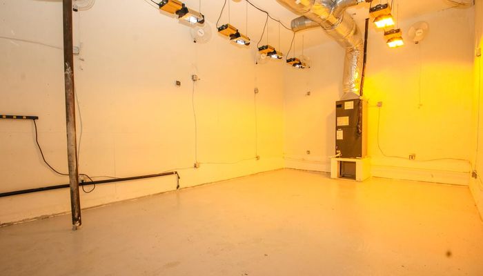 Warehouse Space for Sale at 11285 Goss St Sun Valley, CA 91352 - #21