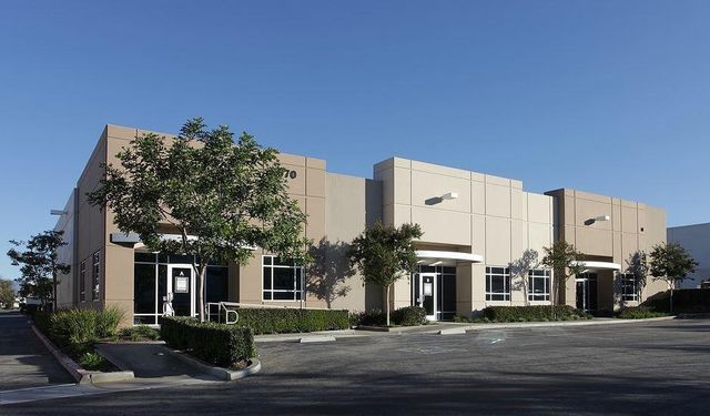 Palmyrita Business & Distribution Center Building
