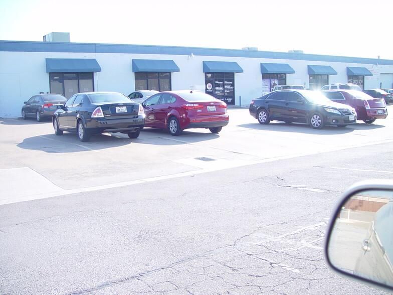 5102-5106 Commercial Dr photo 1