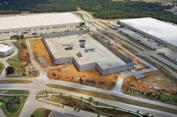Lakeside Corporate Center 700 Lakeside Pky