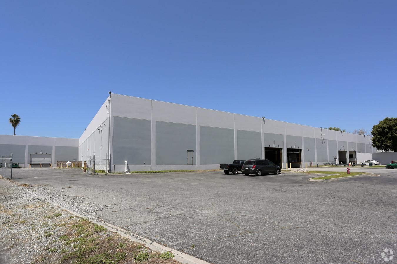 Cerritos Industrial Park photo 3