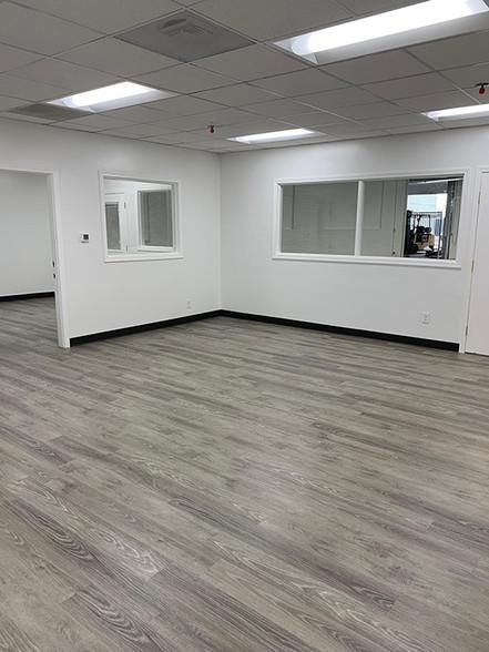 Renovated Manufacturing/Warehouse Facility 1516 E Adams Blvd photo 1