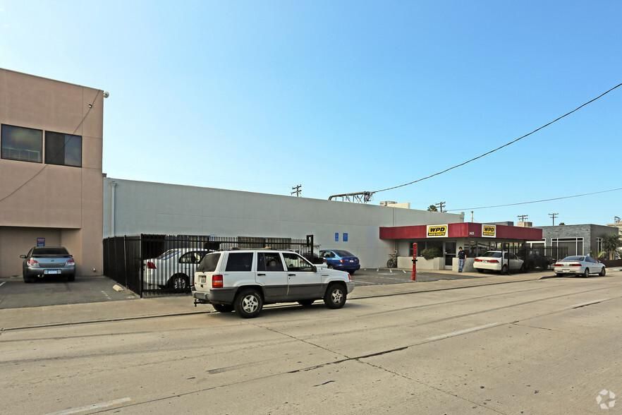 3425 Hancock St photo 1