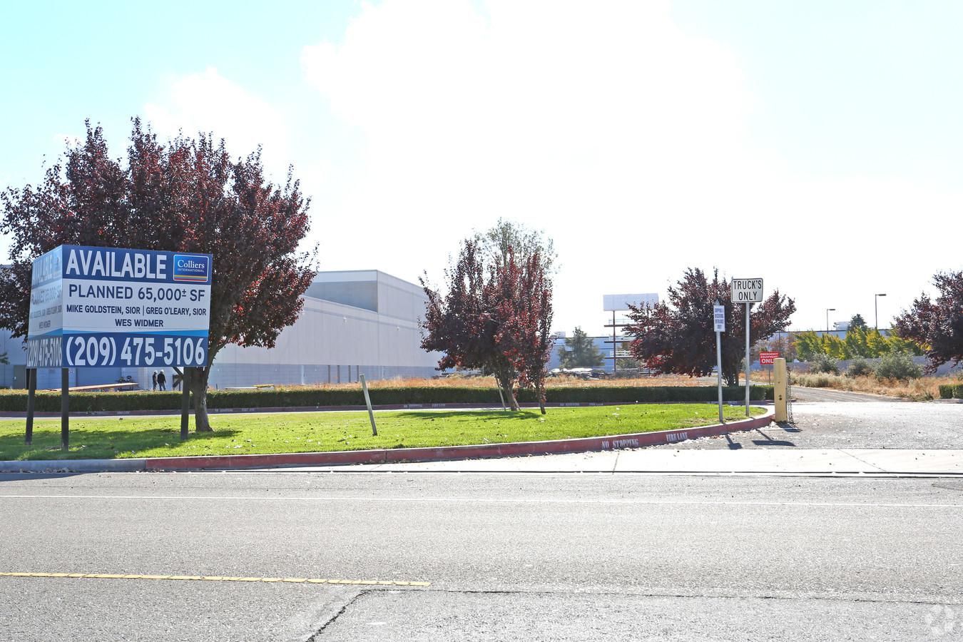 Office/Retail Property For Lease photo 3
