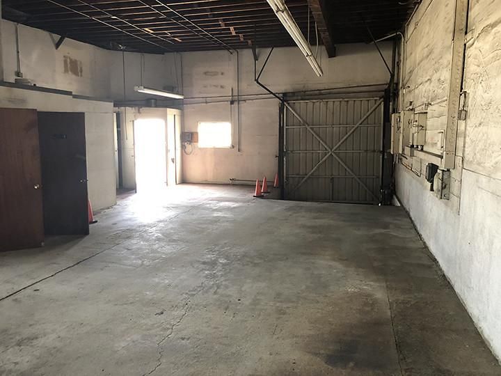 Manufacturing/Warehouse Facility photo 3