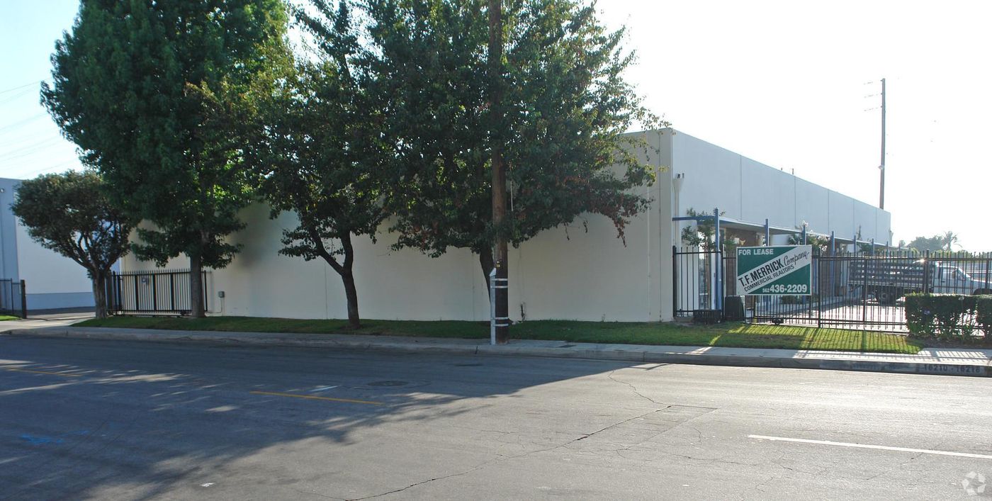 Bldg 4 photo 3