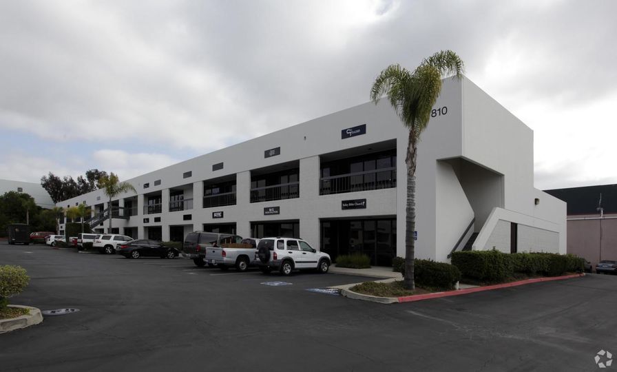 Los Vallecitos Business Center