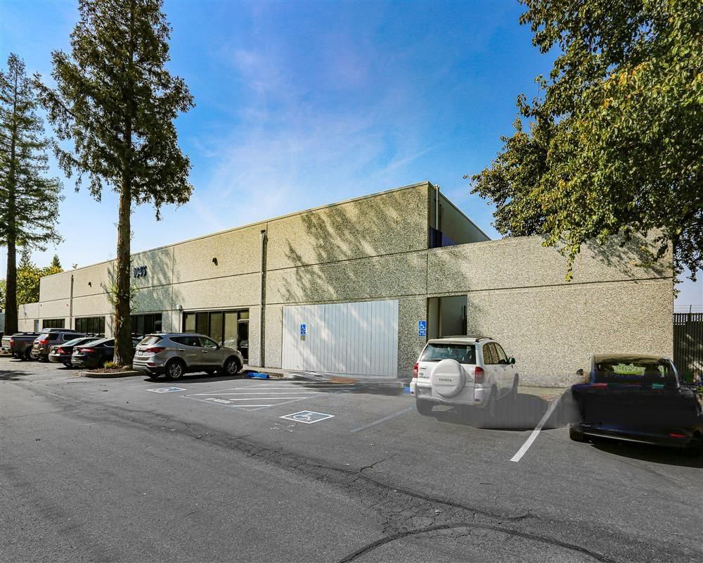 1065 National Drive photo 4