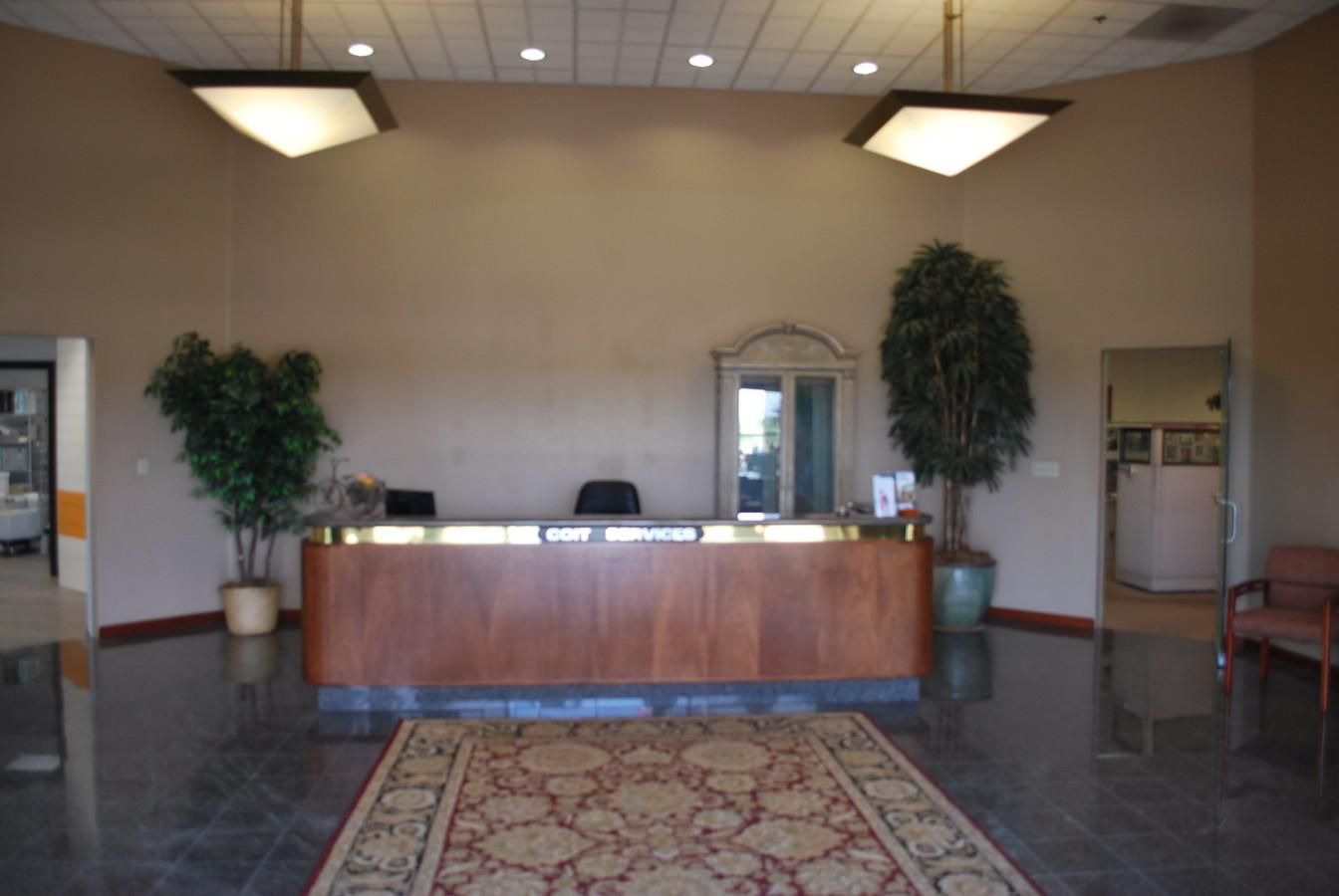 Office/Flex Property photo 2