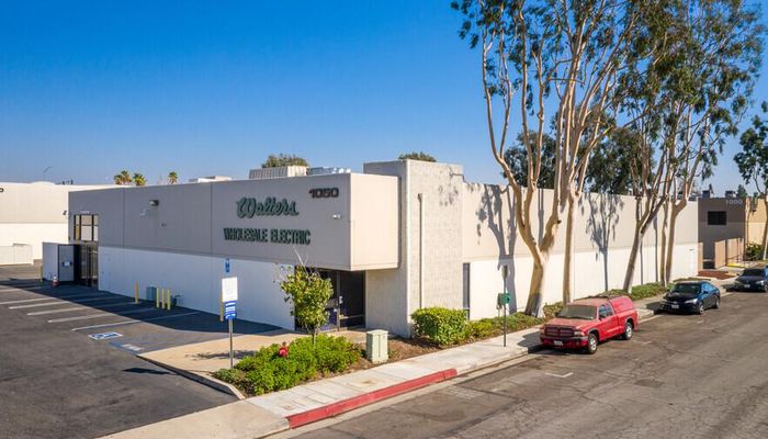 Warehouse Space for Rent at 1040 N Kraemer Pl Anaheim, CA 92806 - #4