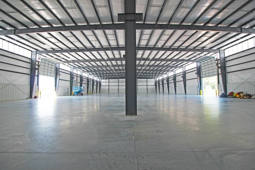 Phase I 18401 Intercontinental Crossing Dr photo 4
