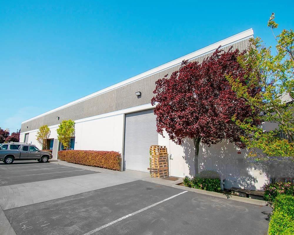 1030-1080 Commercial photo 3