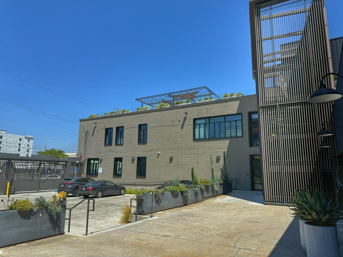 671 Mill Street photo 4
