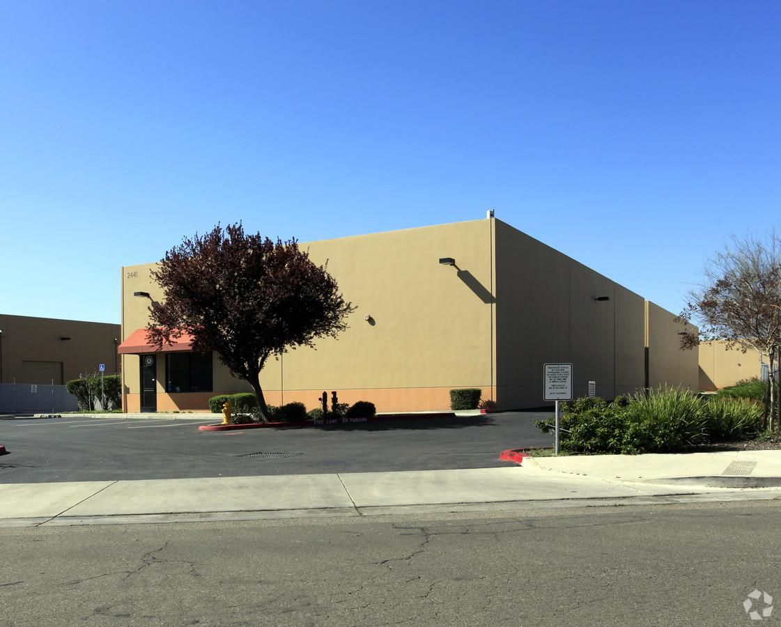 Bldg 2 photo 2
