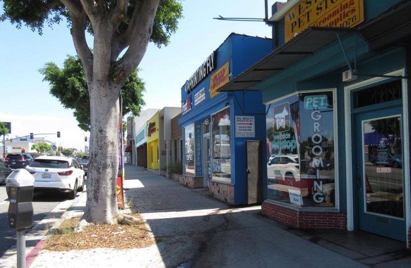 10586 1/2 W. PICO BLVD. LOS ANGELES, CA 90064