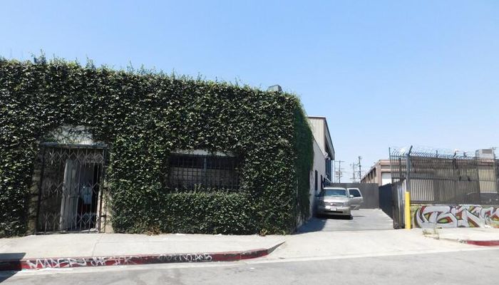 Warehouse Space for Rent at 1615-1617 Mcgarry St Los Angeles, CA 90021 - #13