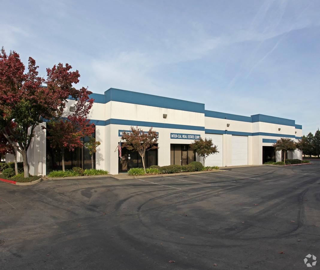 Bldg B photo 1