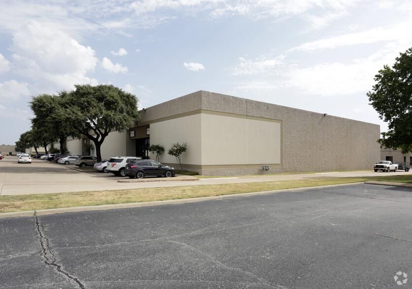 Richardson Distribution Center 1352-1366 Exchange Dr photo 3