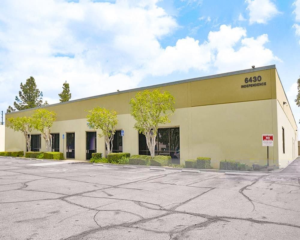 20920 Victory Blvd photo 4