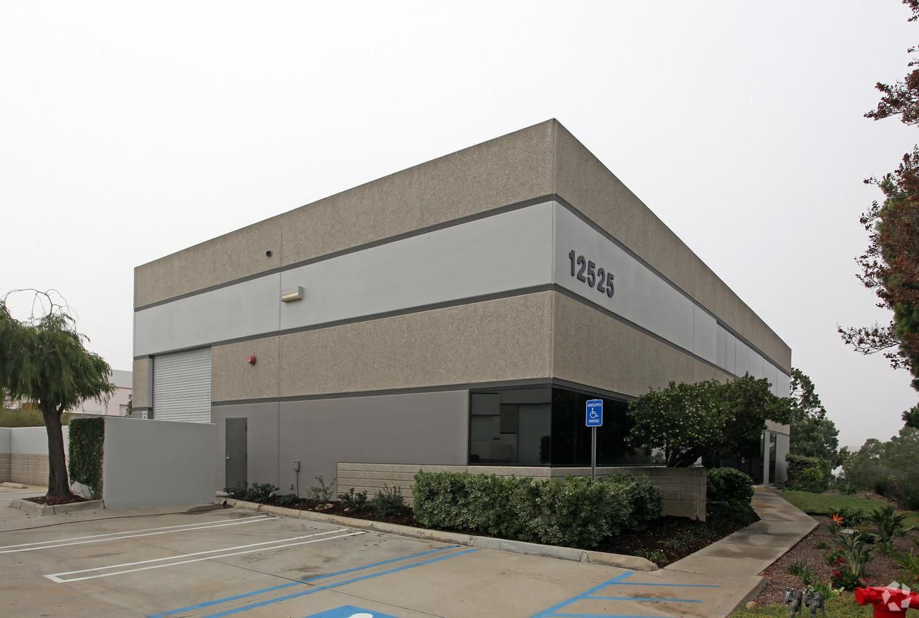 Kirkham Business Center-Bldg 1 photo 1