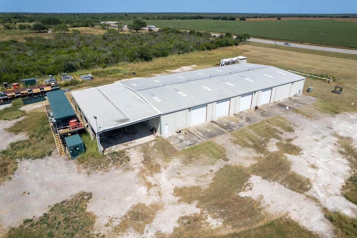 4067 Hwy 59 E photo 2