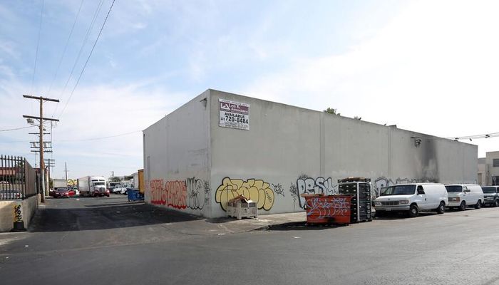 Warehouse Space for Rent at 925 S Hooper Ave Los Angeles, CA 90021 - #4