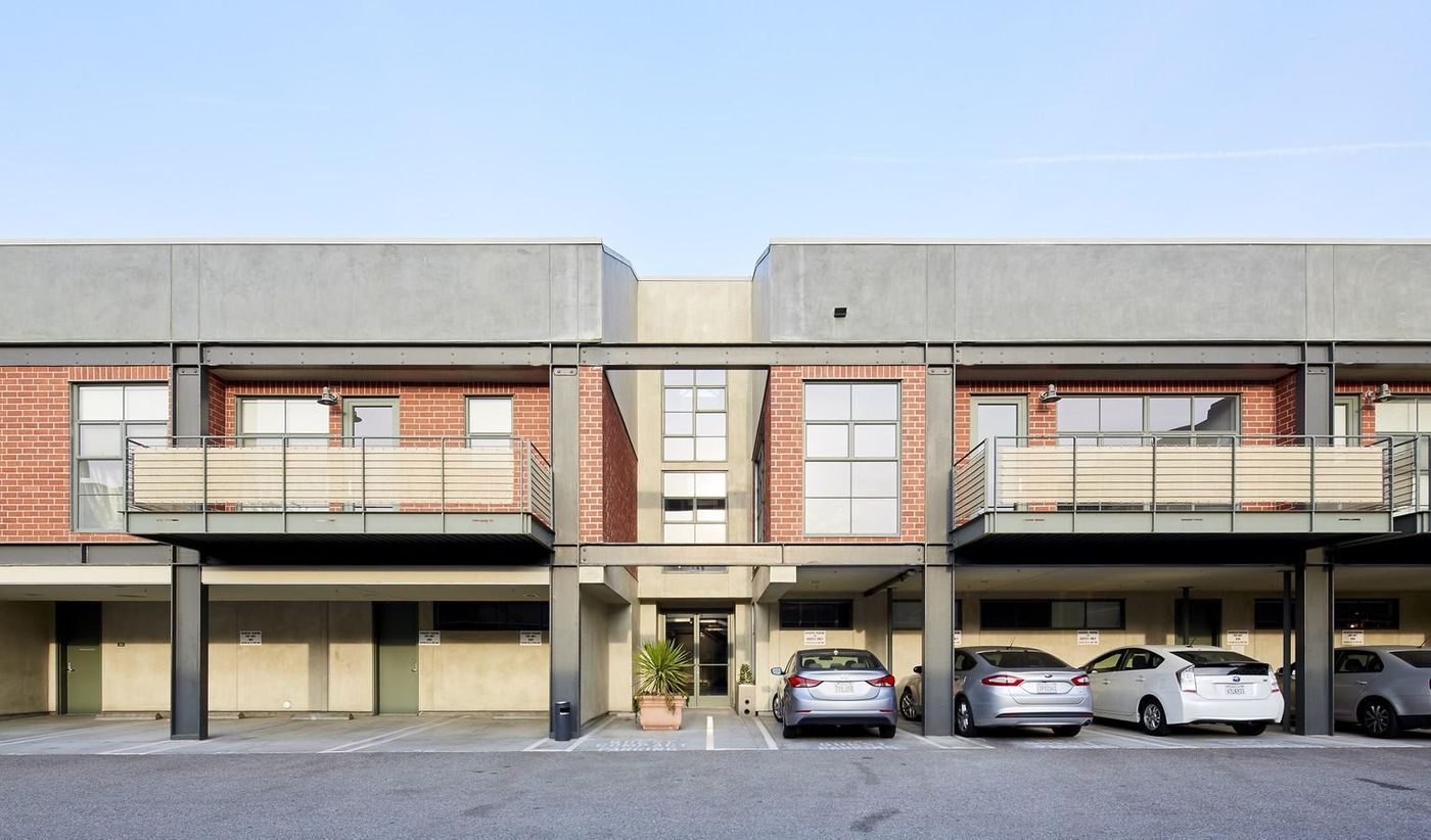 3 story live/work loft photo 3