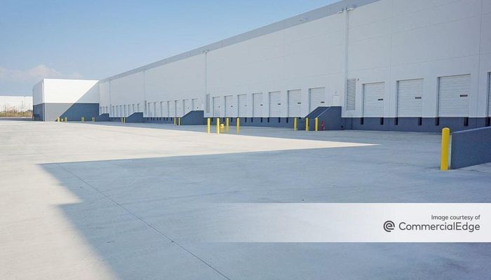 Warehouse Space for Rent at 1445 S. Tippecanoe San Bernardino, CA 92408 - #2