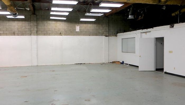 Warehouse Space for Rent at 1333-1335 S Hill St Los Angeles, CA 90015 - #14