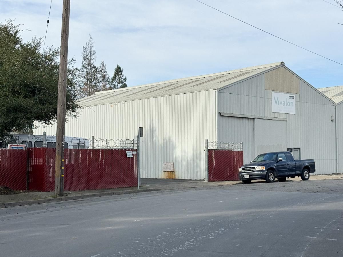 Maxwell Dr. Warehouse w/ Private Yard photo 3