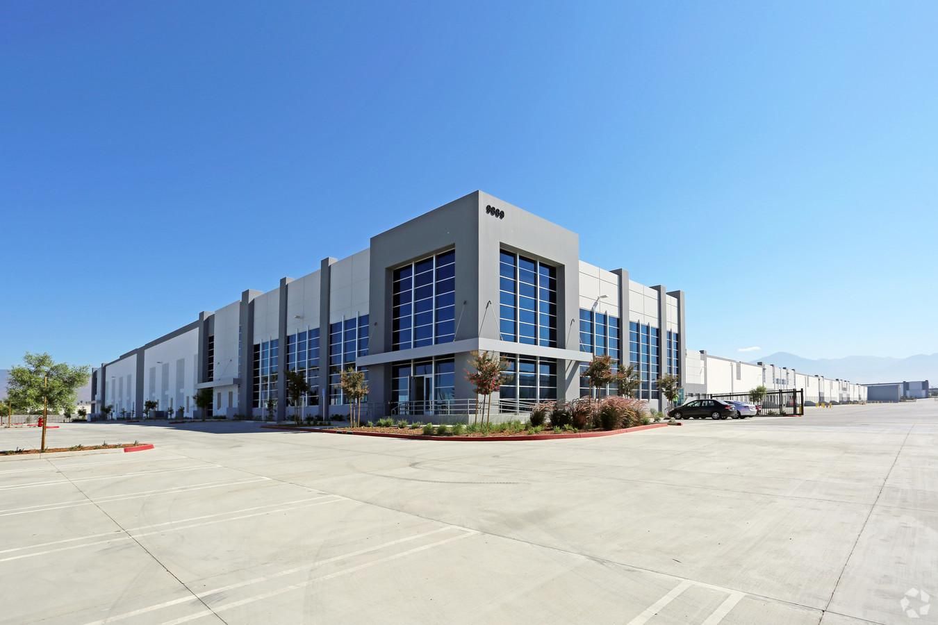 Redlands Gateway Logistics Center photo 3