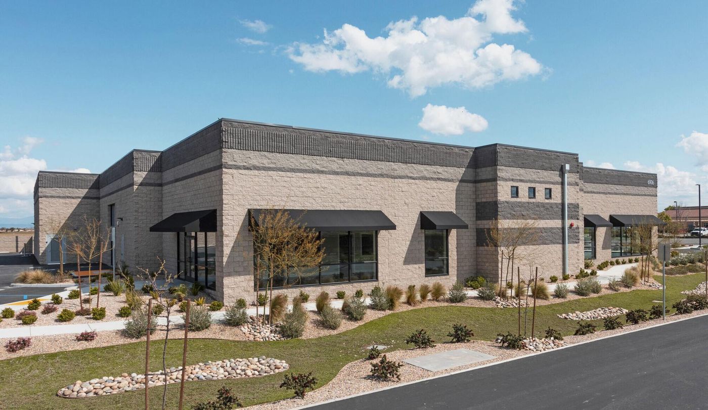Industrial Manufacturing/Distribution Building Off Jensen Ave photo 2