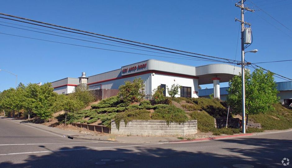 Warehouse Bldg Next to The Barlow 250 Morris St