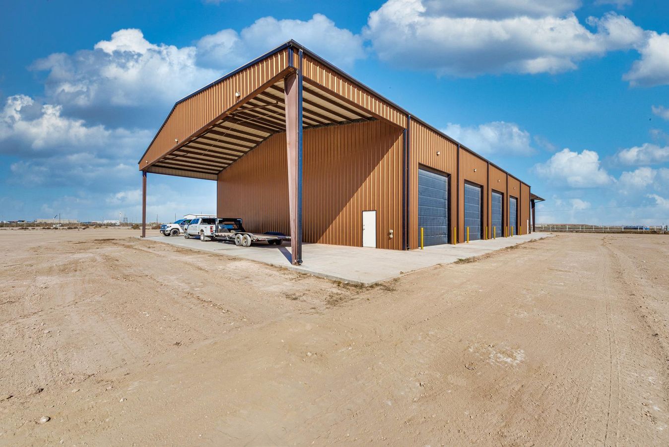 4 Drive-Through Bay Shop with Wash-Bay photo 3