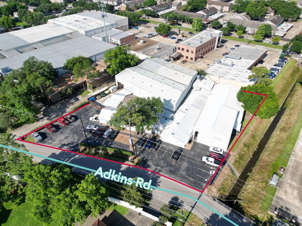 1221 Adkins Road photo 1