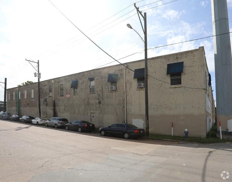 2000 Nance St photo 4