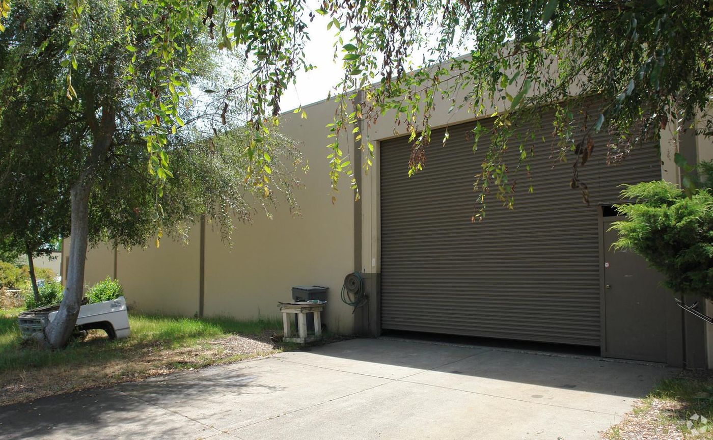 Industrial Warehouse For Sale photo 3