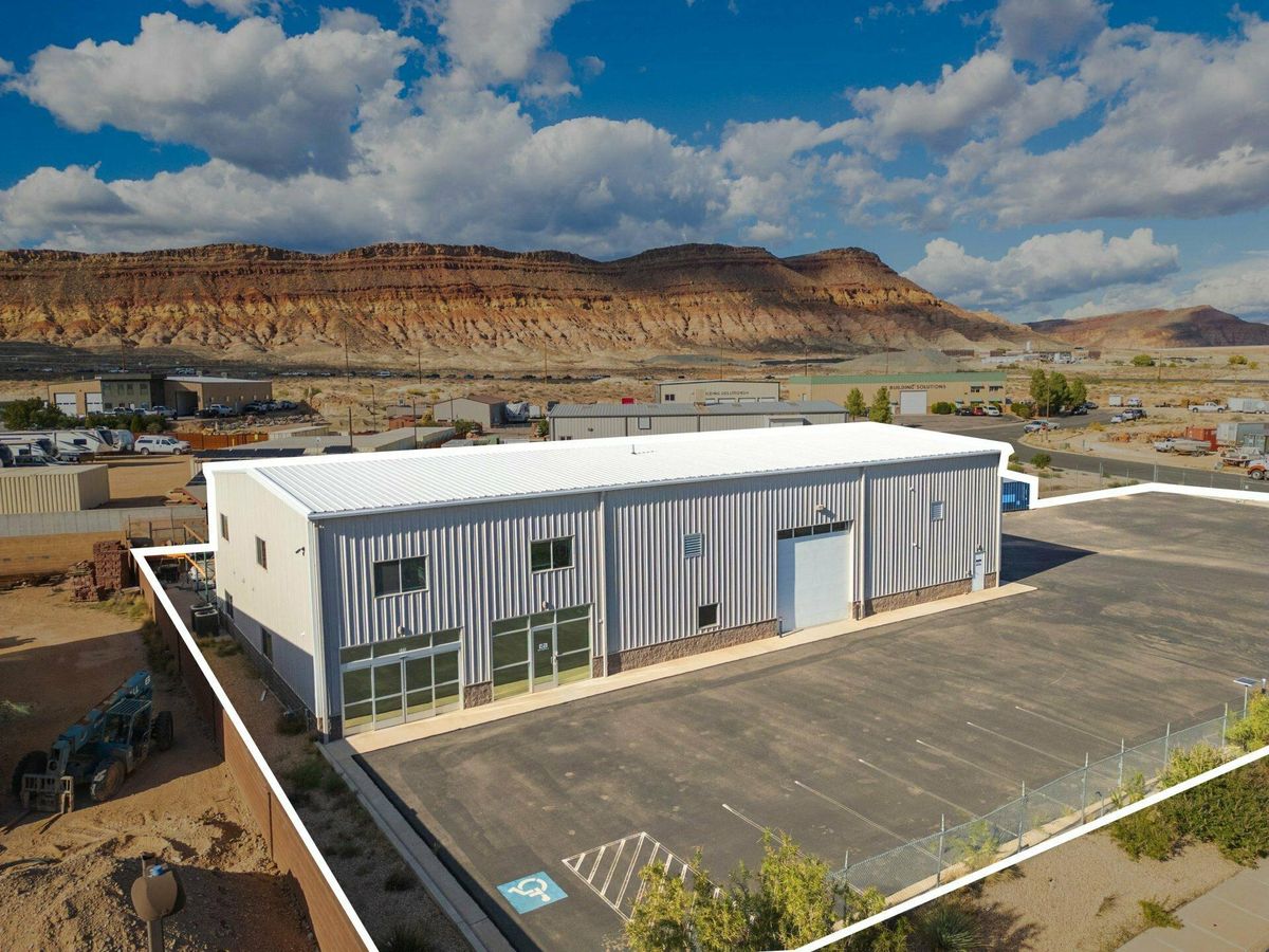 Beautiful Flex Industrial Bldg. with M-2 Zoning!! photo 2
