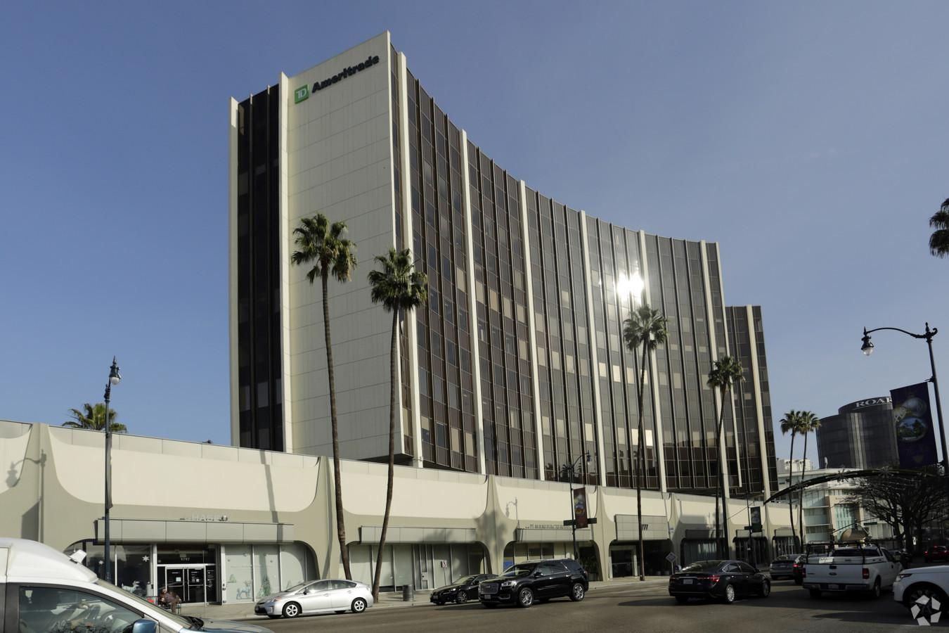 Beverly Hills Gateway photo 2